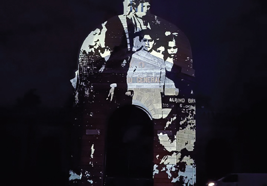 Figura 9: Rodrigo Bruna. Pulvis et Umbra: Sepelio. 2023. Registro fotográfico de la intervención. Cementerio General, Santiago.